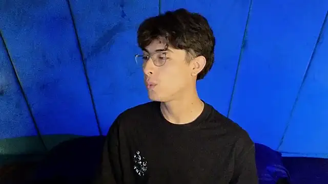 Aaron Eze online show from 10-25-25, 09:20