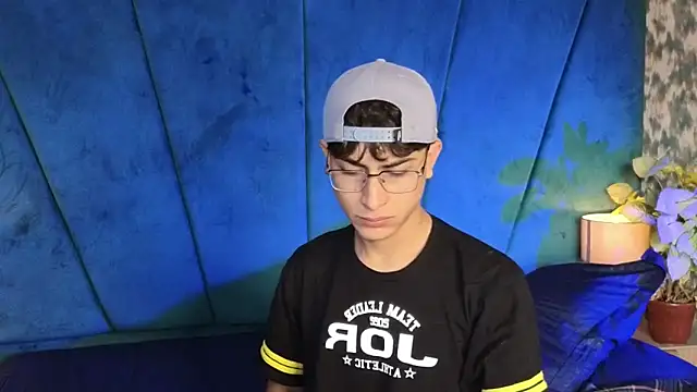 Aaron Eze online show from 11-16-25, 08:25