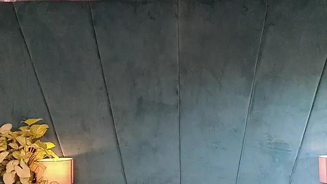 Aaron Eze online show from 11-30-25, 01:04