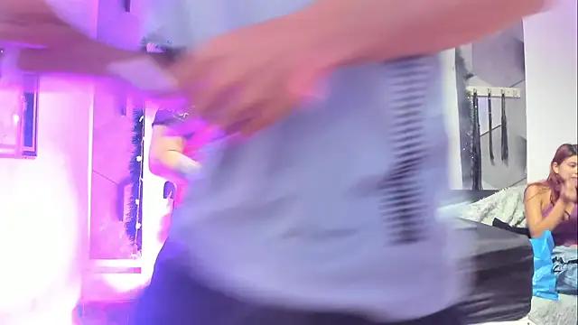 Snapshot of NicollAndJulian chatting on 12-02-25, 12:32 NicollAndJulian online show from 12-02-25, 12:32