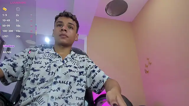 Snapshot of Xavier_Fox___ chatting on 03-03-26, 07:42 Xavier Fox online show from 03-03-26, 07:42