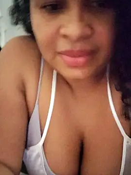 Snapshot of Aliona_ chatting on 11-01-25, 02:19 Aliona online show from 11-01-25, 02:19