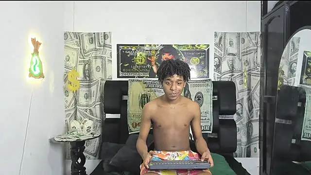 Latin Femboy13 online show from 10-18-25, 09:48