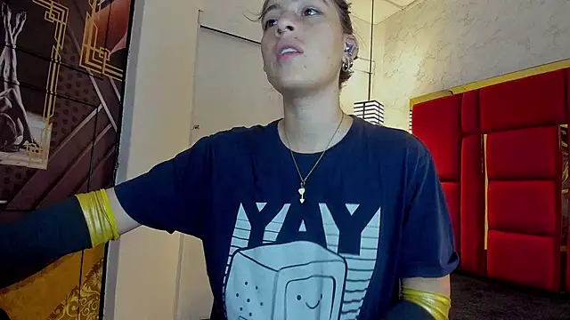 moon winy online show from 11-17-25, 11:27