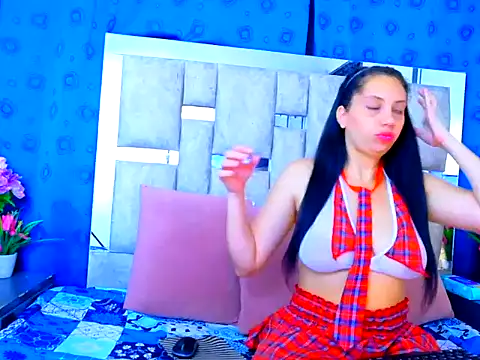 Snapshot of KamilaGuill chatting on 11-13-25, 06:51 KamilaGuill online show from 11-13-25, 06:51