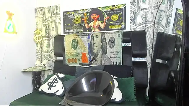 Snapshot of Latin_Doll13 chatting on 10-22-25, 11:37 Latin Doll13 online show from 10-22-25, 11:37