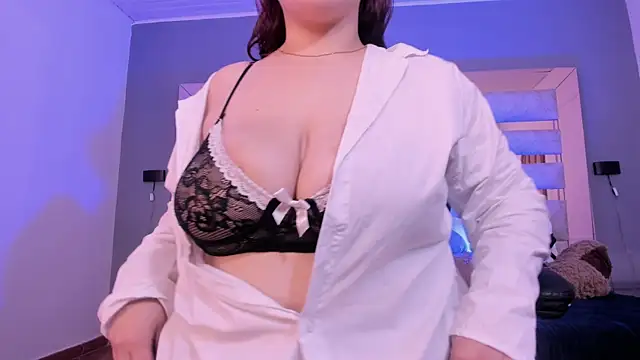 VictoriaCortezz online show from 10-18-25, 03:31