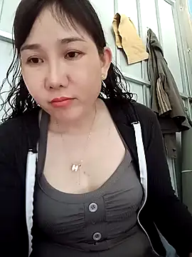 Snapshot of Ana-love2025 chatting on 11-12-25, 02:56 Ana-love2025 online show from 11-12-25, 02:56