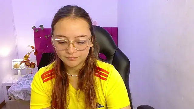 Red Lola  online show from 10-16-25, 12:50