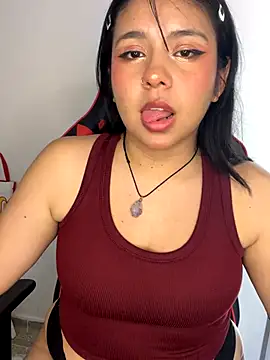 Snapshot of _Bella_7 chatting on 11-15-25, 03:04 Bella 7 online show from 11-15-25, 03:04