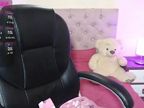 gabyy cute  online show from 10-24-25, 03:58