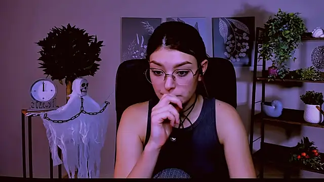 AnaSteisher online show from 10-21-25, 01:34