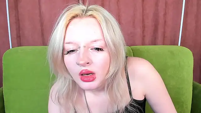 AlessaKiss online show from 10-25-25, 01:35