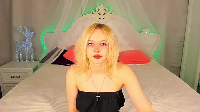 AlessaKiss online show from 12-18-25, 08:42