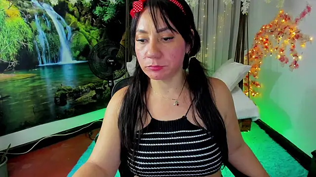 madys hot online show from 10-28-25, 06:06