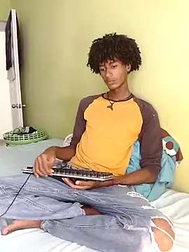 skinnyxsoo online show from 10-19-25, 05:02