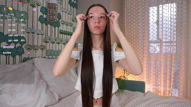 MayaHjelm online show from 11-09-25, 04:33