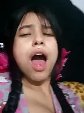 petite coral online show from 01-13-26, 04:18