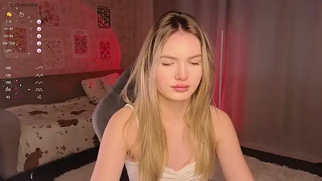 EvelynSin online show from 10-20-25, 11:10