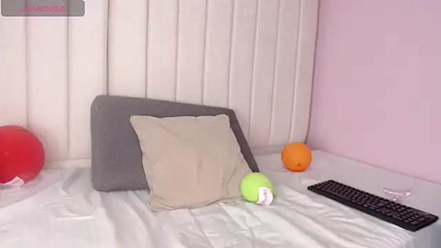 Snapshot of miel_alisha chatting on 11-26-25, 12:39 miel alisha online show from 11-26-25, 12:39