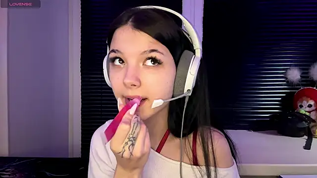 HanaMantanaDell online show from 11-27-25, 03:03