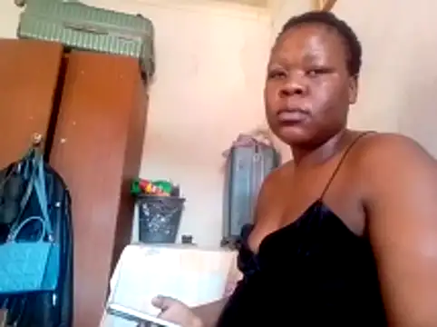 Snapshot of Roronae chatting on 02-14-26, 07:49 Roronae online show from 02-14-26, 07:49