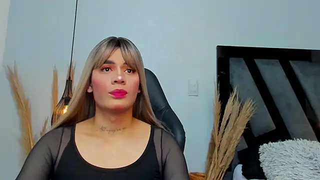 Snapshot of Amelia_Brixton chatting on 11-25-25, 06:35 Amelia Brixton online show from 11-25-25, 06:35