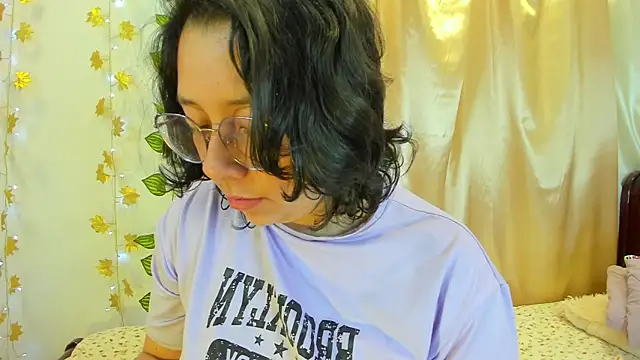 Milie yue online show from 12-05-25, 02:03