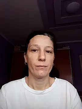 Snapshot of Emeli32-22 chatting on 11-03-25, 08:04 Emeli32-22 online show from 11-03-25, 08:04