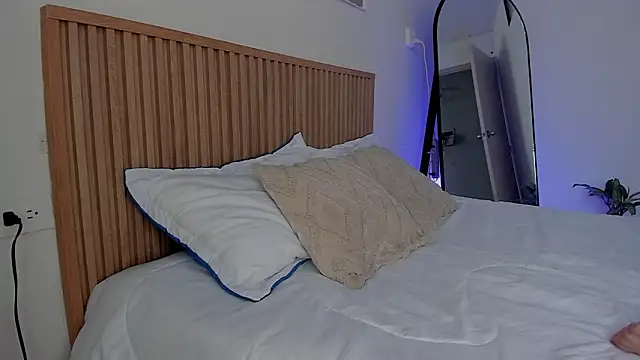 Little Emma 11 online show from 02-06-26, 02:20