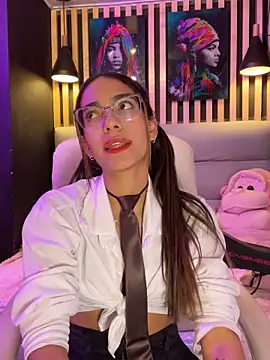 Snapshot of elegant__rouse chatting on 10-17-25, 11:18 elegant rouse online show from 10-17-25, 11:18