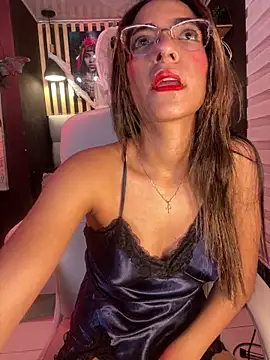 Snapshot of elegant__rouse chatting on 10-26-25, 11:09 elegant rouse online show from 10-26-25, 11:09