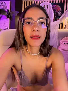 Snapshot of elegant__rouse chatting on 11-02-25, 04:20 elegant rouse online show from 11-02-25, 04:20