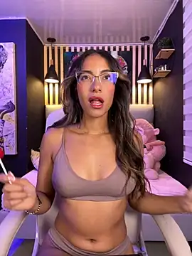 Snapshot of elegant__rouse chatting on 11-15-25, 09:54 elegant rouse online show from 11-15-25, 09:54