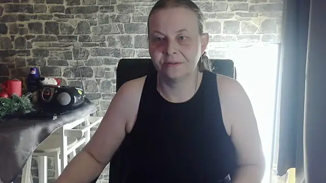 Diamond Bite online show from 11-28-25, 04:31