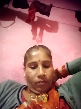 OliveGreen22 online show from 11-10-25, 07:07