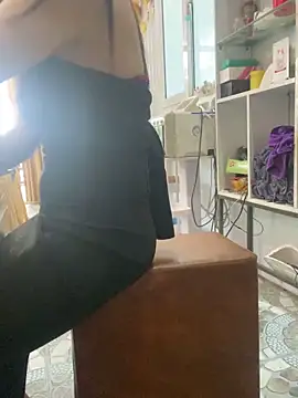 Snapshot of Phale2x chatting on 11-26-25, 02:12 Phale2x online show from 11-26-25, 02:12