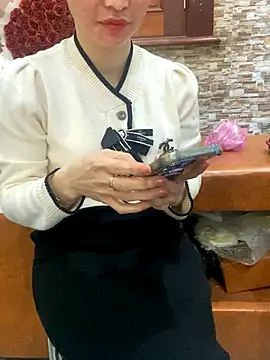 Snapshot of Phale2x chatting on 12-15-25, 08:07 Phale2x online show from 12-15-25, 08:07