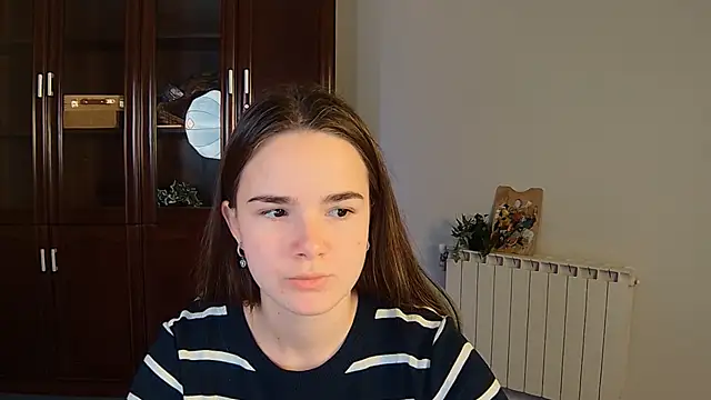 Snapshot of May_Bloom chatting on 10-22-25, 05:30 May Bloom online show from 10-22-25, 05:30