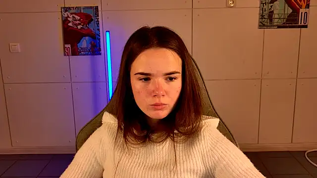 Snapshot of May_Bloom chatting on 10-27-25, 05:11 May Bloom online show from 10-27-25, 05:11