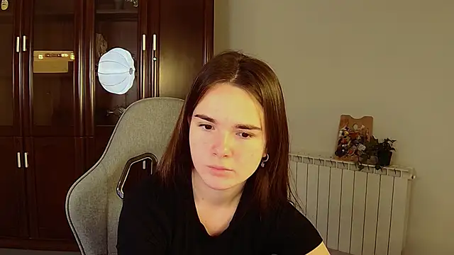 Snapshot of May_Bloom chatting on 10-29-25, 05:31 May Bloom online show from 10-29-25, 05:31