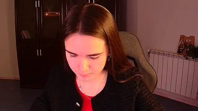 Snapshot of May_Bloom chatting on 11-05-25, 05:18 May Bloom online show from 11-05-25, 05:18