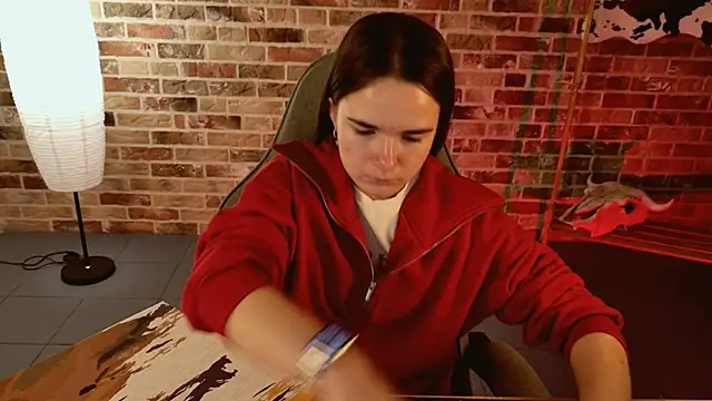 Snapshot of May_Bloom chatting on 11-10-25, 05:28 May Bloom online show from 11-10-25, 05:28