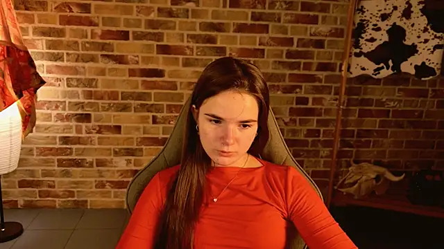 Snapshot of May_Bloom chatting on 11-18-25, 05:23 May Bloom online show from 11-18-25, 05:23