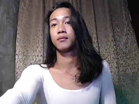 taylaxuxu online show from 11-17-25, 08:25