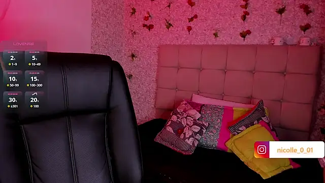 amelia ferrerx online show from 11-23-25, 04:23