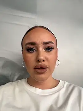 KiraSunshine online show from 02-15-26, 06:10