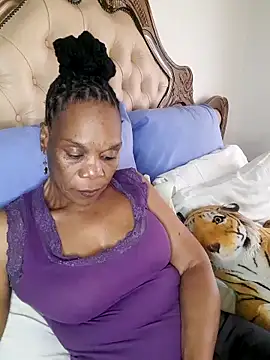 Hotcougar online show from 12-05-25, 11:41