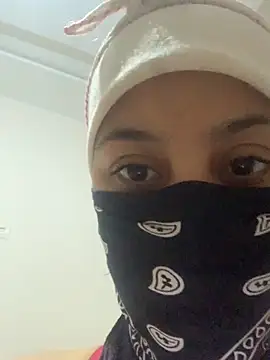Lara Arab online show from 10-27-25, 06:28