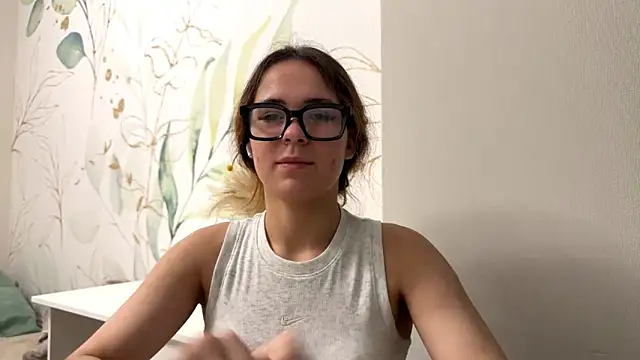LunaAfrodita online show from 10-20-25, 05:13